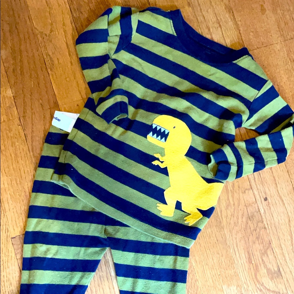 Baby gap 2 piece pj’s 6-12M